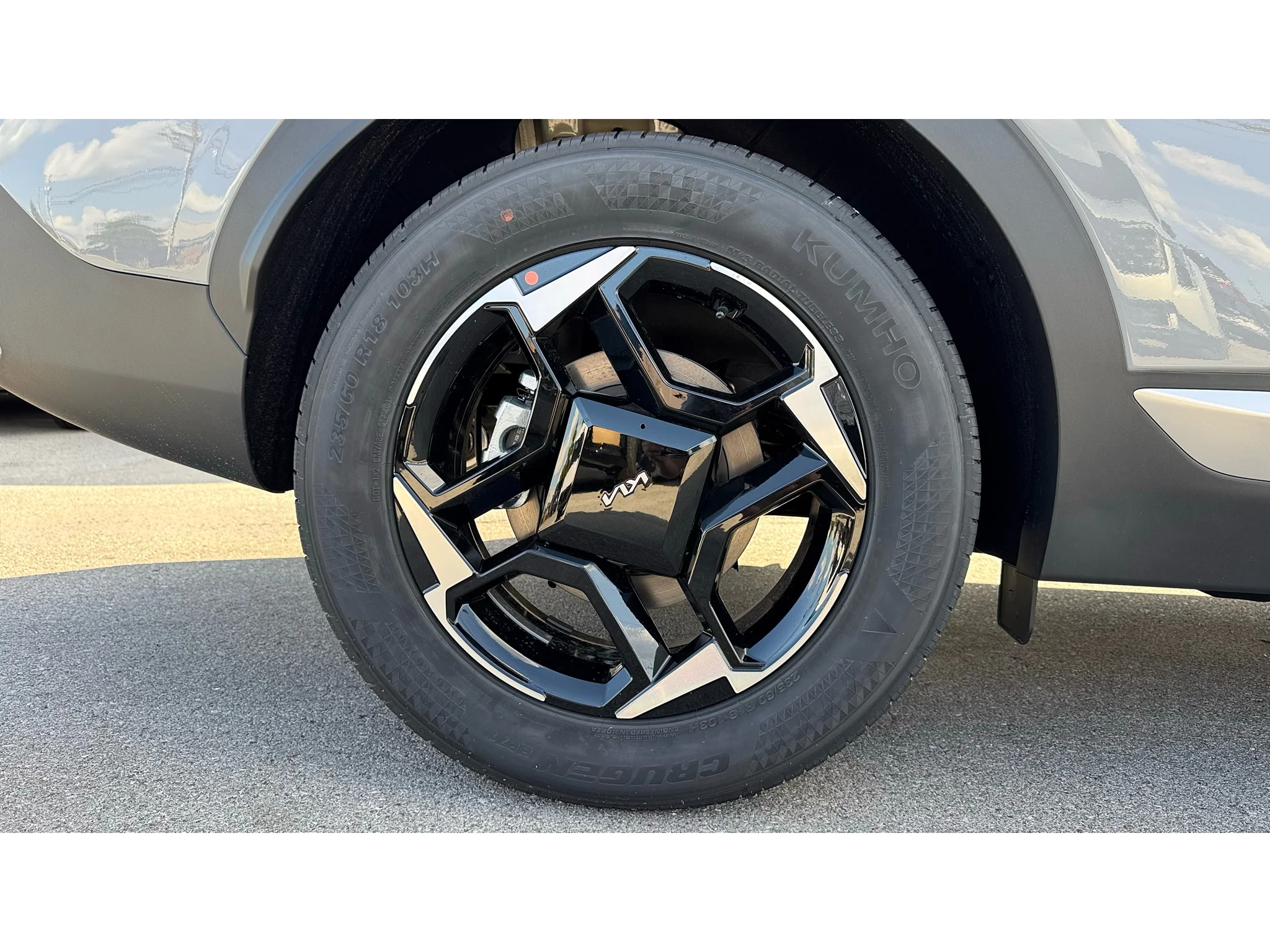 New 2027 Wolf Gray Kia EX image 31