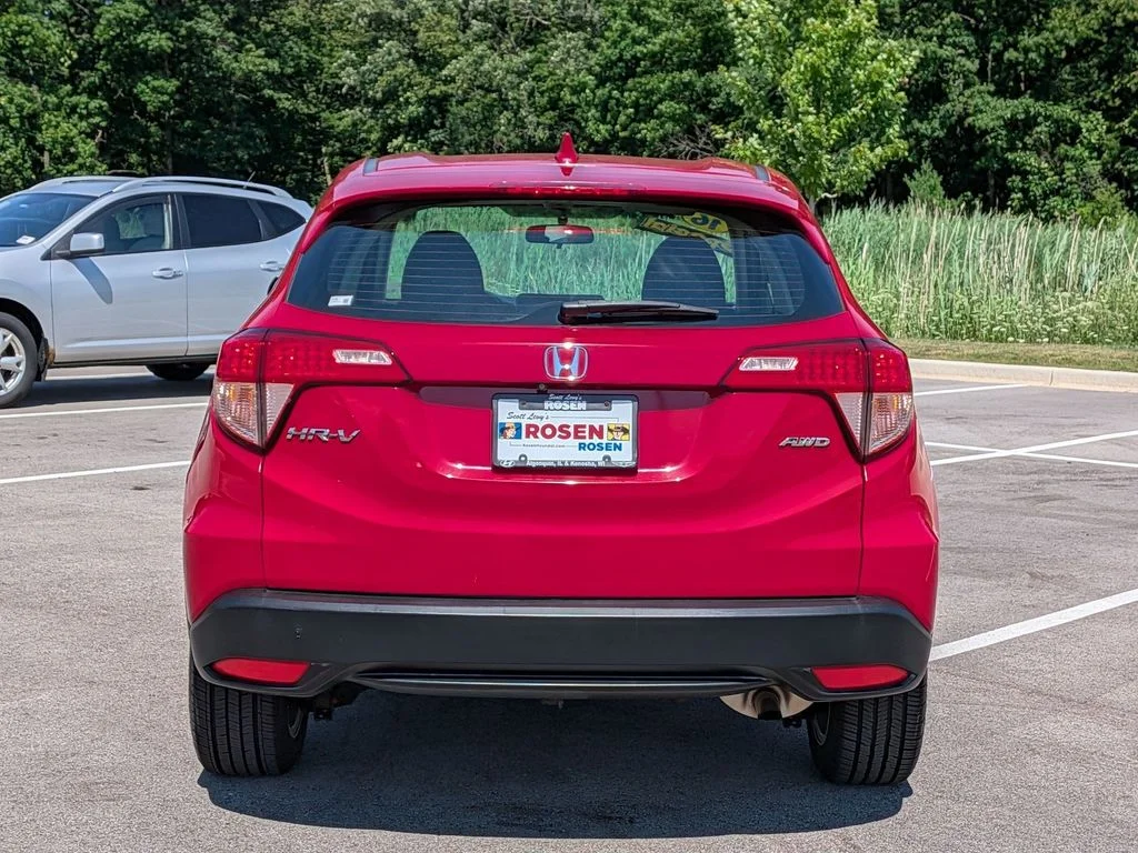 Used 2016  Honda LX image 6