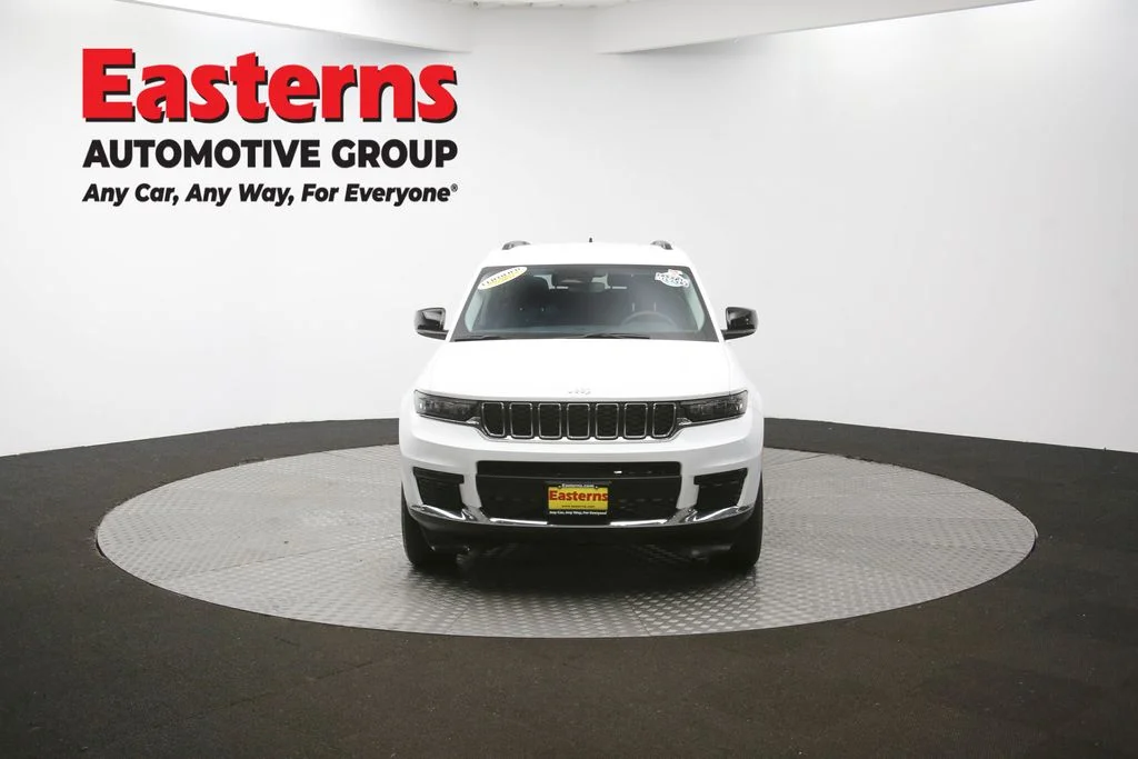 Used 2023 White Jeep Laredo image 56
