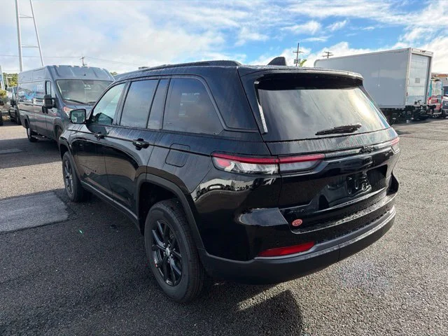 New 2027 Black Jeep Laredo Altitude image 5