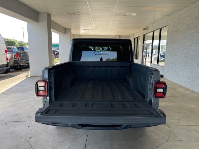Used 2022 Gray Jeep Rubicon image 7