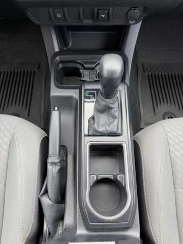 2022 Toyota Tacoma SR - Photo 9