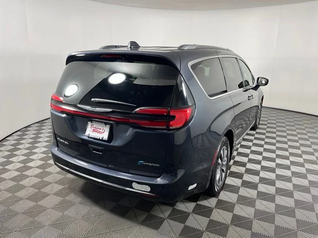 Used 2021 Gray Chrysler Limited image 7