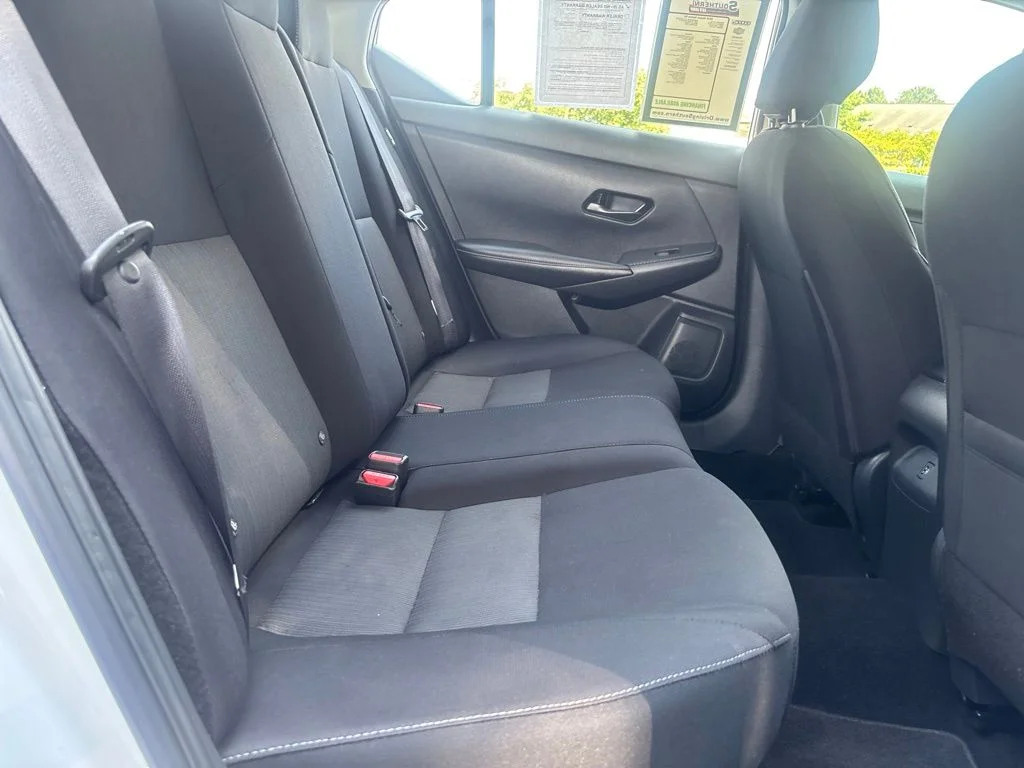 Used 2025 White Nissan SV image 27