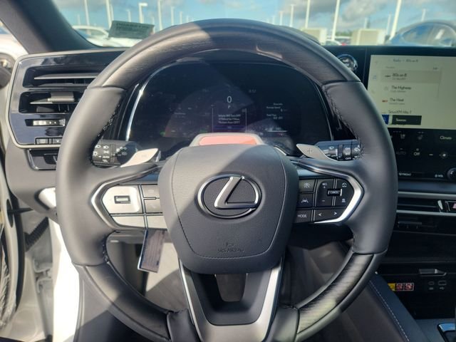 New 2026 Eminent White Pearl Lexus PREMIUM image 14
