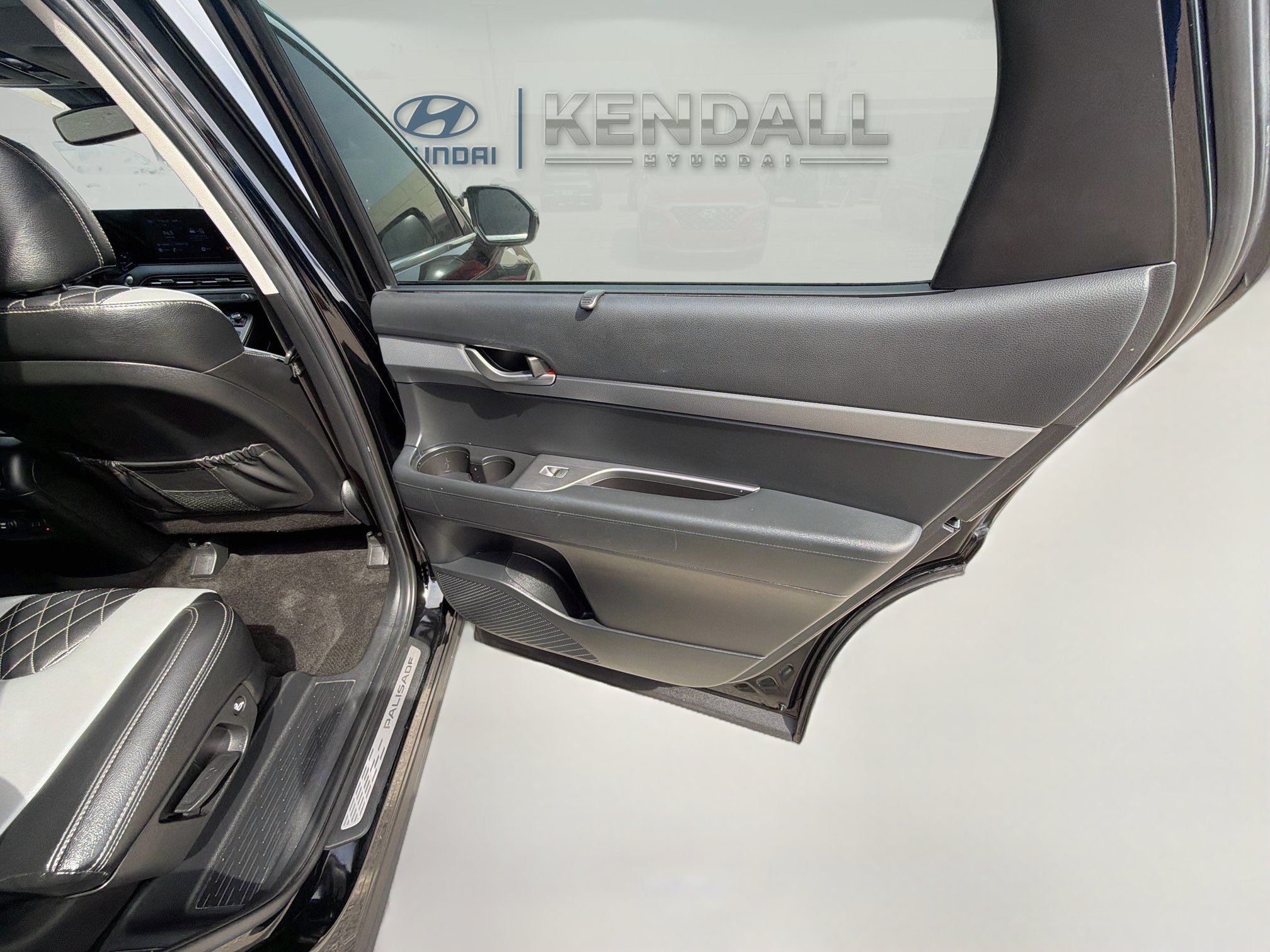 Used 2022 Abyss Black Pearl Hyundai SEL image 28