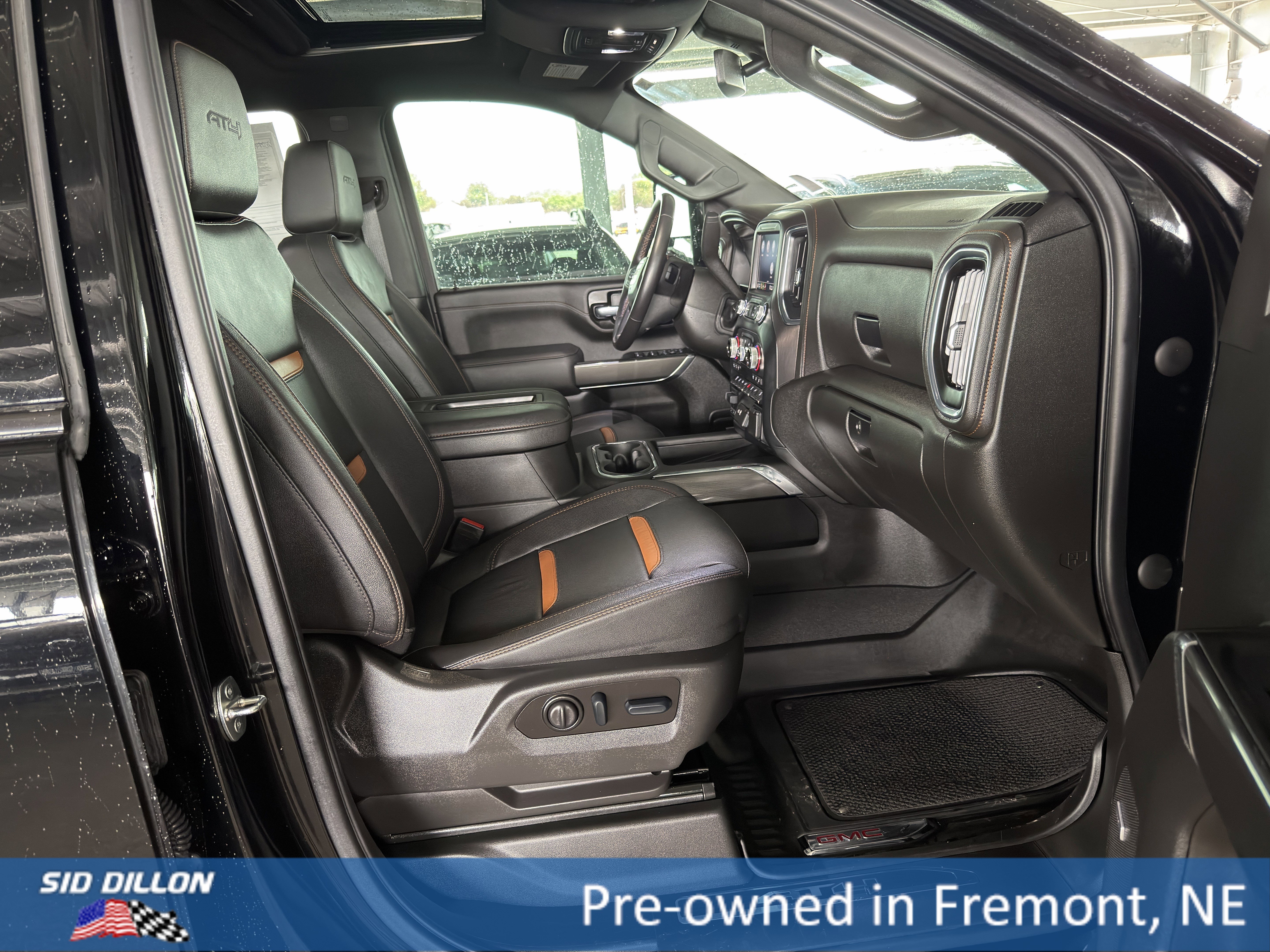 Used 2022 Onyx Black GMC AT4 image 18