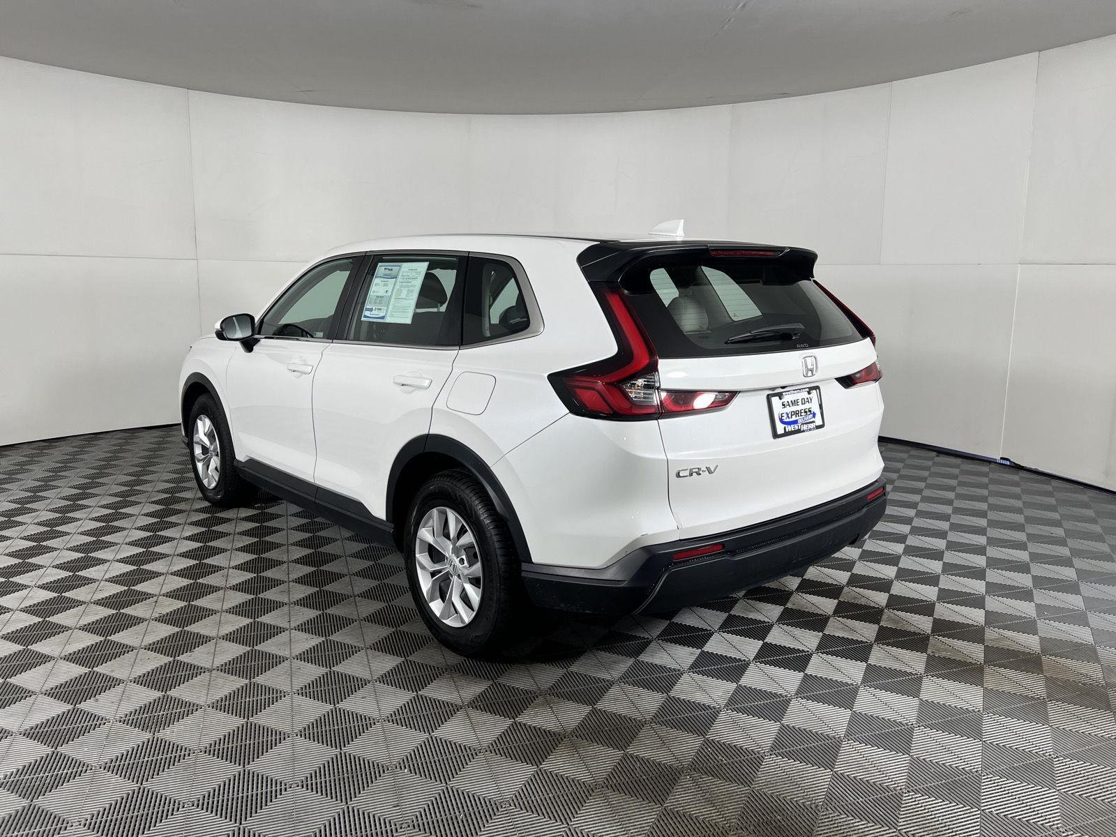 Used 2023 Platinum White Pearl Honda LX image 22