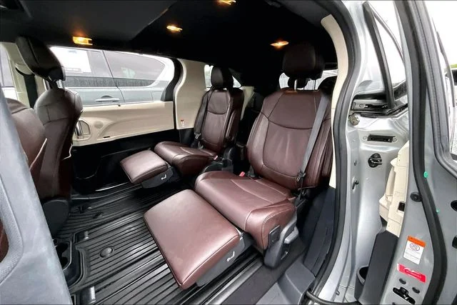 Used 2023 Silver Toyota Platinum image 19