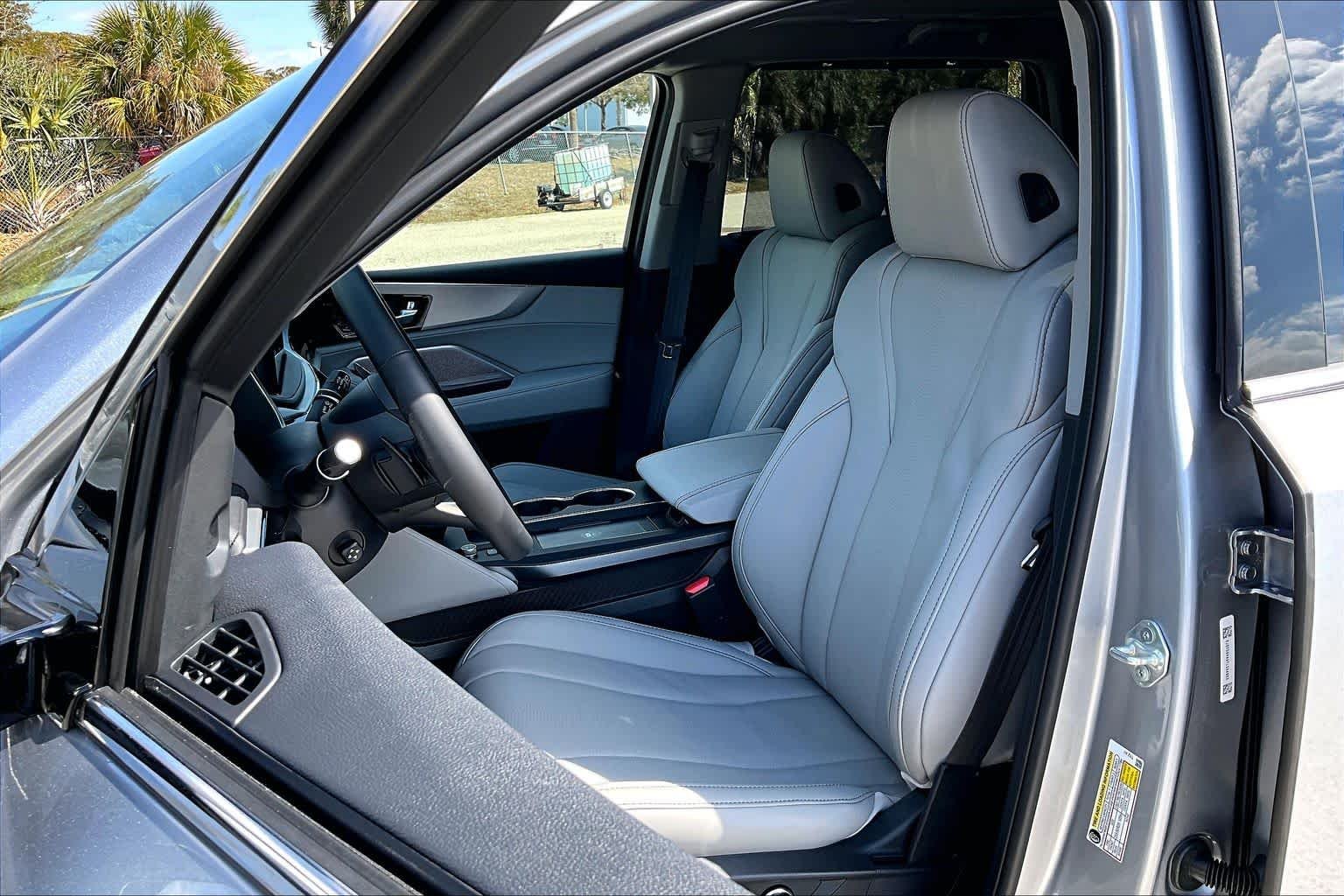 Used 2026 Solar Silver Metallic Acura w/Technology Package image 9