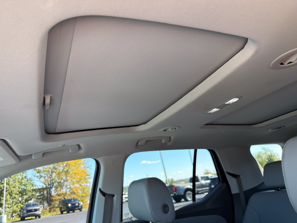 Used 2021 Beige Chevrolet Premier image 24