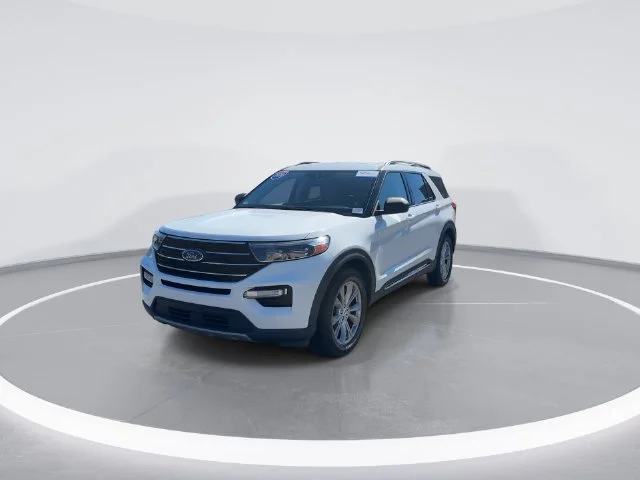 Used 2020 White Ford XLT image 2