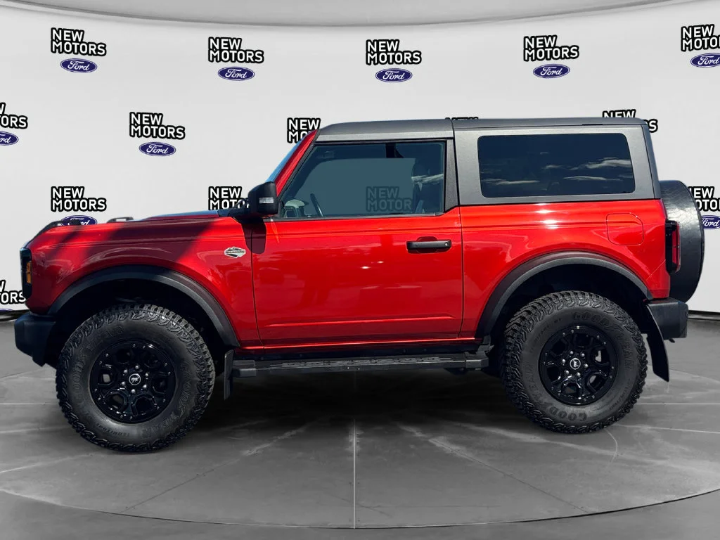 Used 2022 Chili Pepper Red Ford Wildtrak image 2