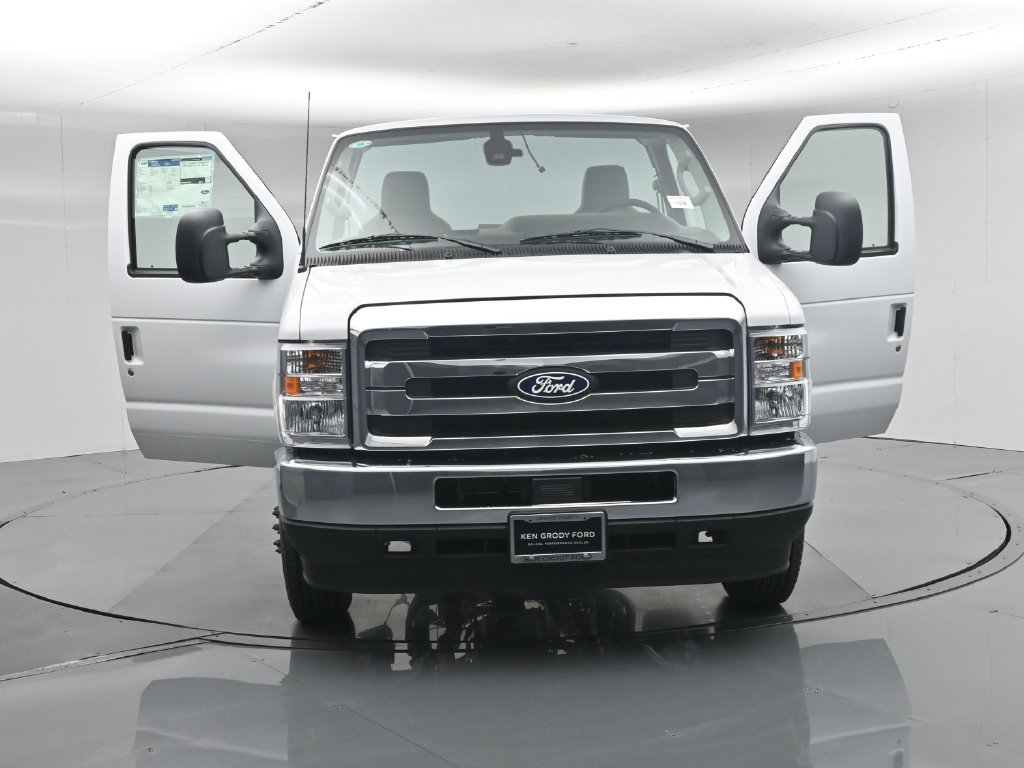 New 2027 White Ford Base image 19