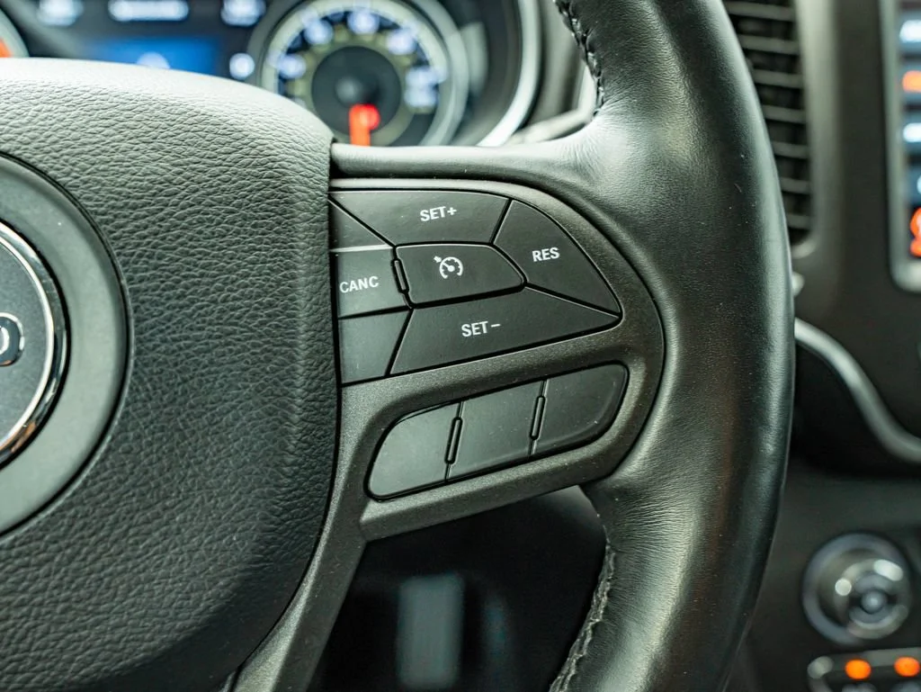 Used 2020 Hydro Blue Pearlcoat Jeep Trailhawk image 21