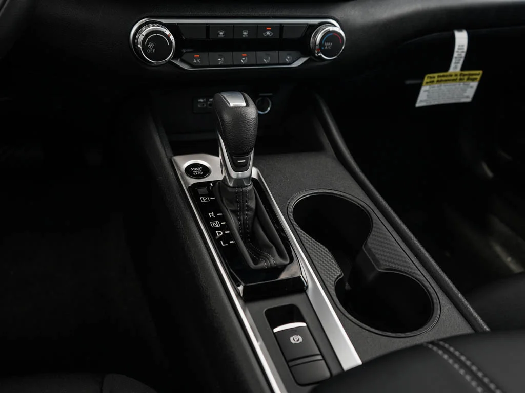 New 2026 Super Black Clearcoat Nissan 2.5 SV image 25