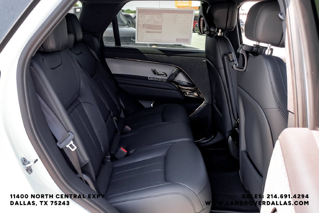 New 2026 Fuji White Land Rover Dynamic SE image 35