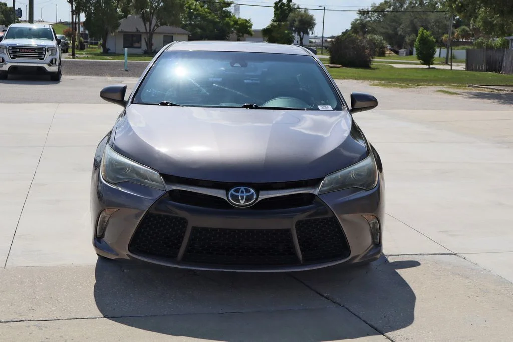Used 2016 Gray Toyota XSE V6 image 4