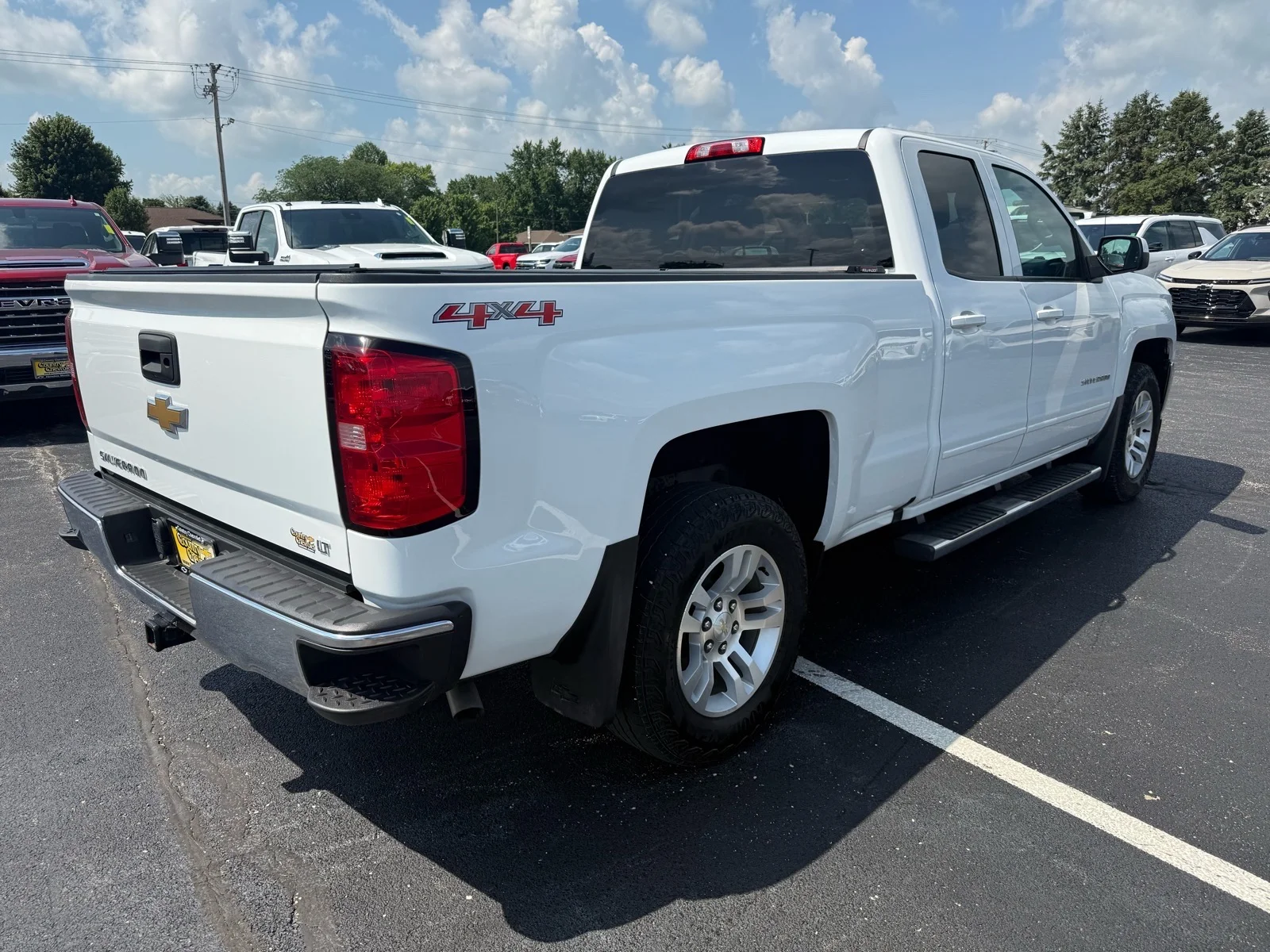 Used 2017 SUMMIT WHITE Chevrolet LT image 5