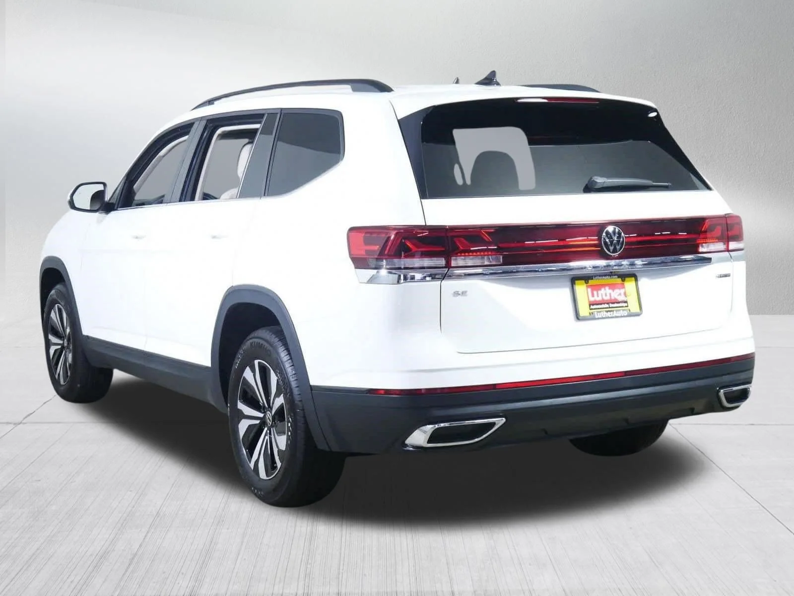 Used 2025  Volkswagen 2.0T SE image 5
