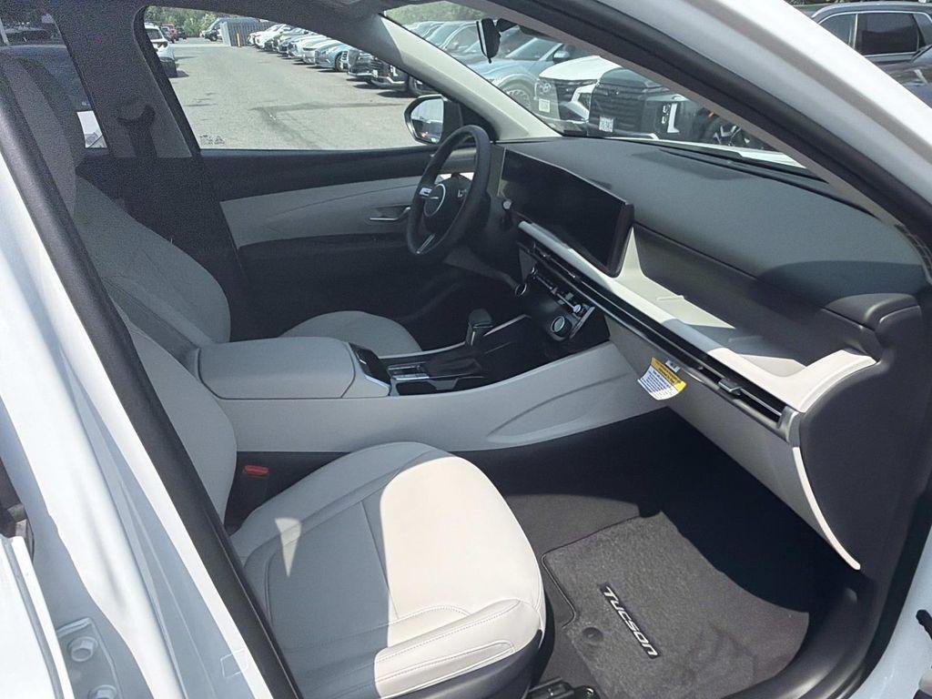 New 2026 White Hyundai SEL Plus AWD image 27