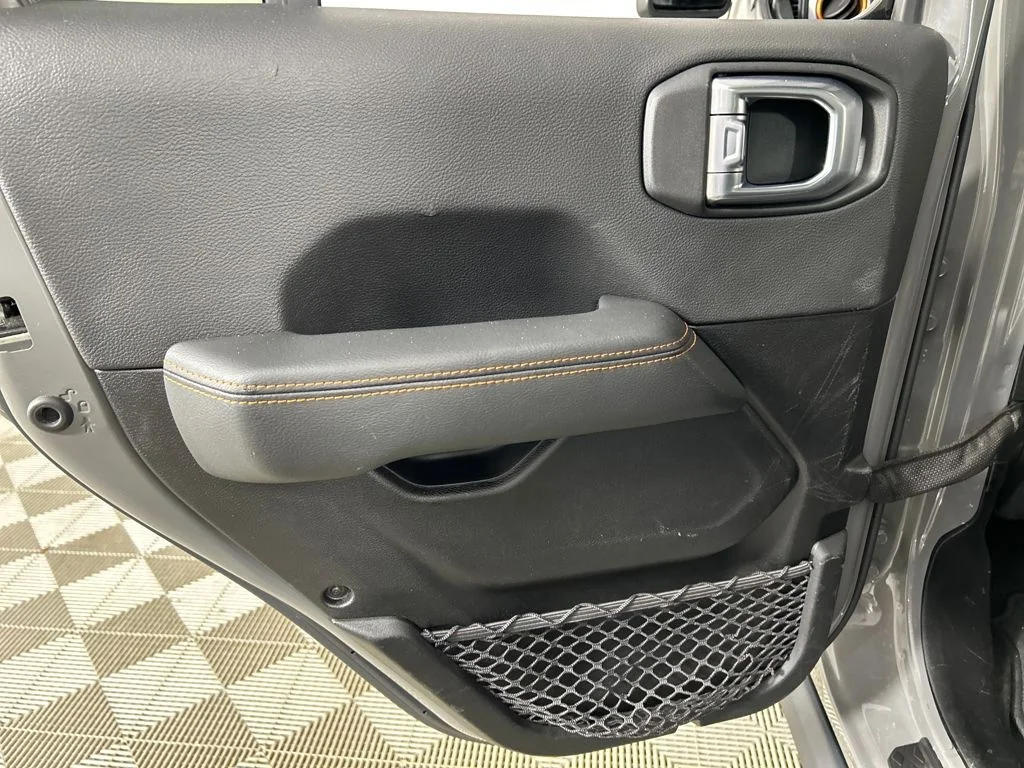 Used 2021 Gray Jeep Mojave image 17