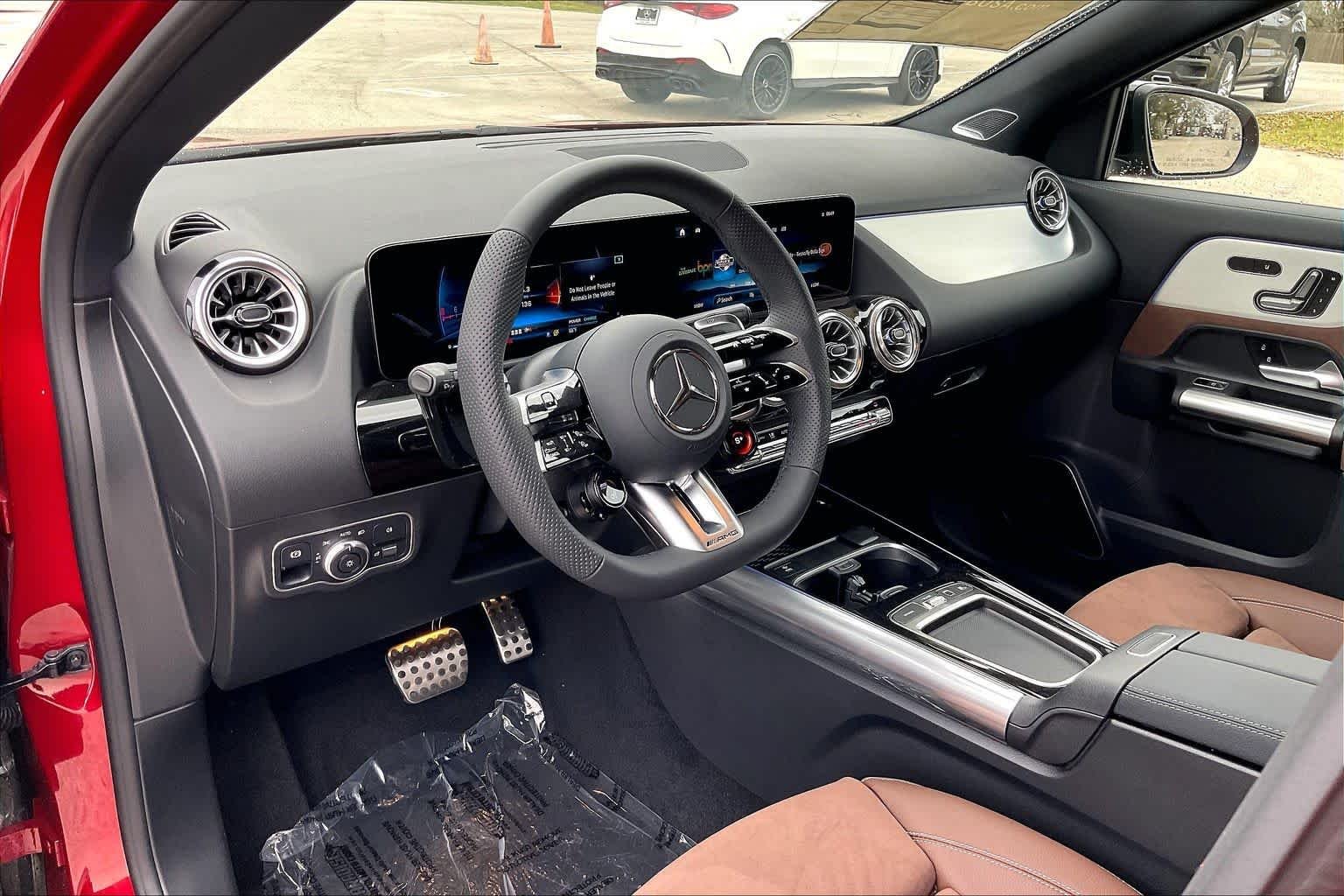 New 2026 MANUFAKTUR Patagonia Red Metallic Mercedes-Benz AMG® GLA 35 4MATIC® SUV image 9