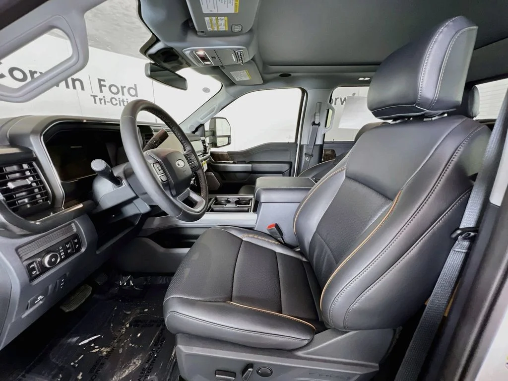 New 2026 Star White Metallic Tri-Coat Ford Lariat image 25