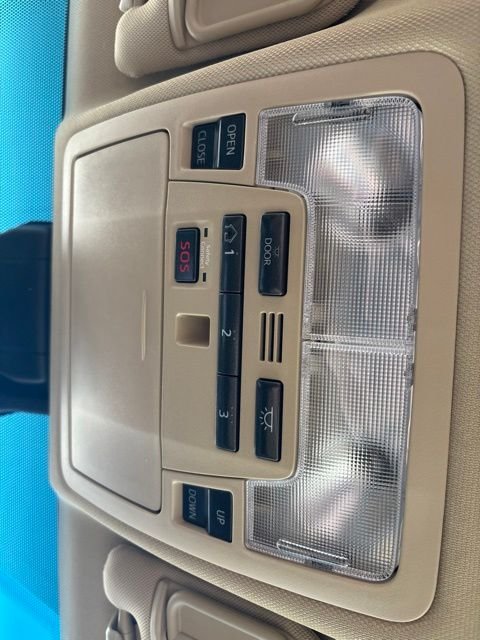 Used 2017 White Toyota XLE image 12