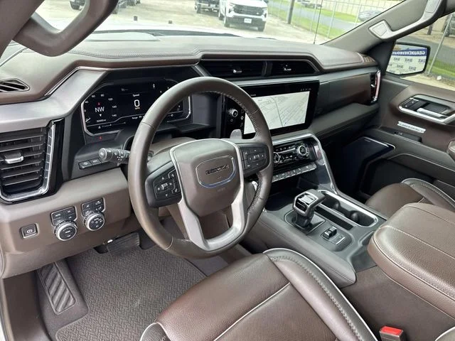 Used 2024 White GMC Denali image 39