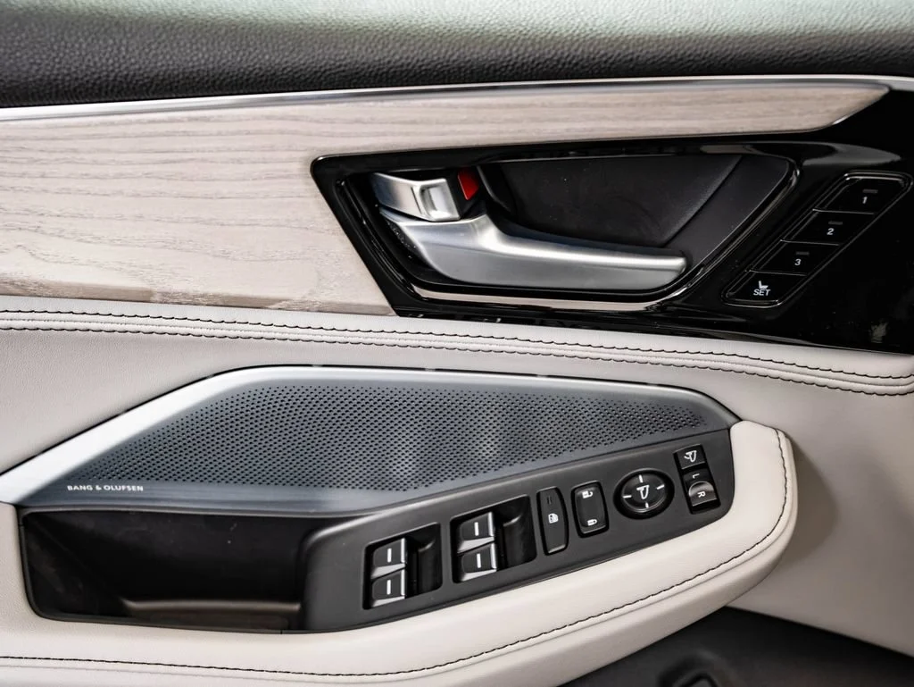 New 2026 Solar Silver Metallic Acura Advance Package image 25