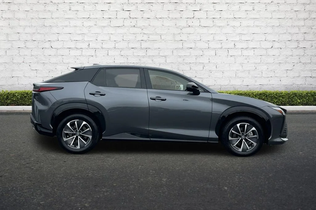 Used 2025 Gray Lexus  image 3