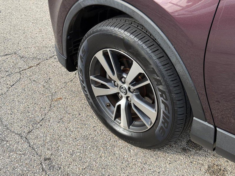 Used 2018 Black Currant Toyota XLE image 10