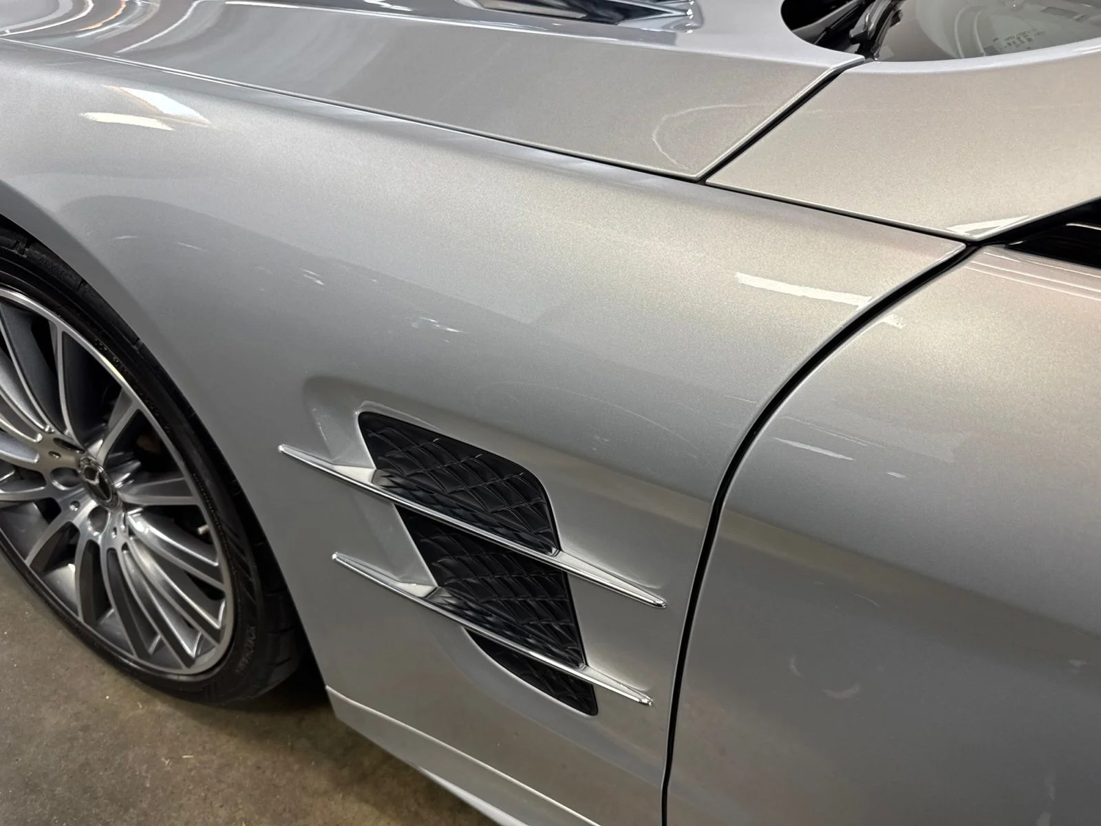 Used 2019 Silver Mercedes-Benz SL 550 image 21