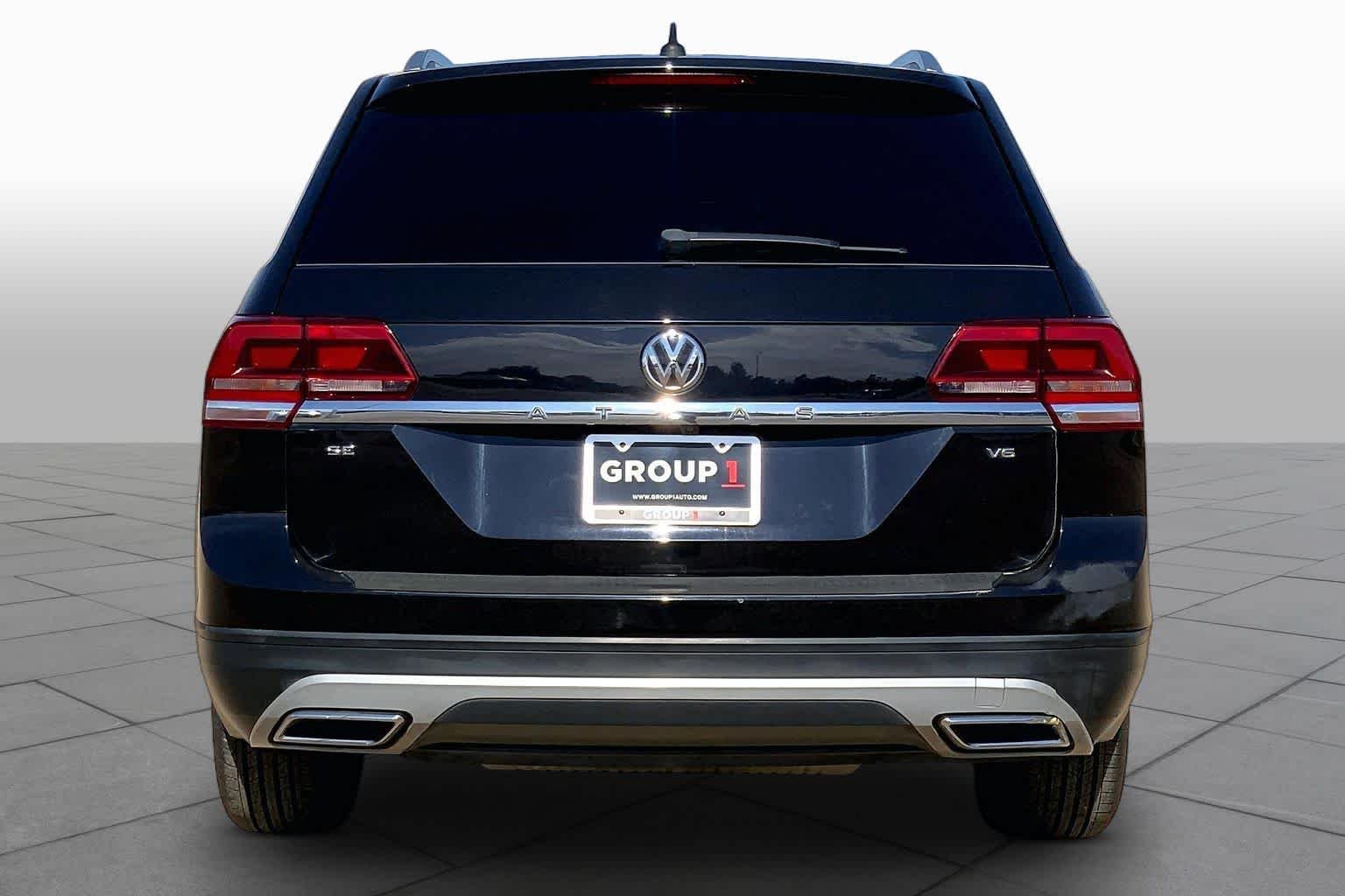 Used 2019 Deep Black Pearl Volkswagen 3.6L V6 SE image 5