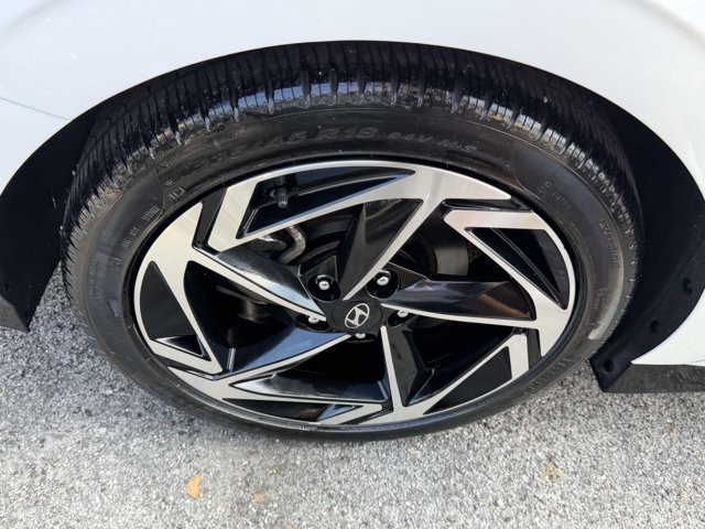 Used 2024 Serenity White Hyundai SEL image 7