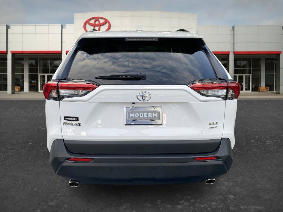 Used 2025 Ice Toyota XLE image 7