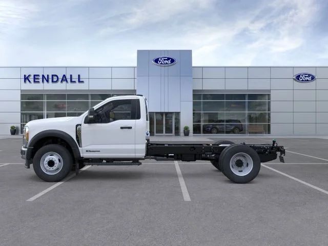 2025 Ford F-600 Super Duty Chassis Cab XL - Photo 3