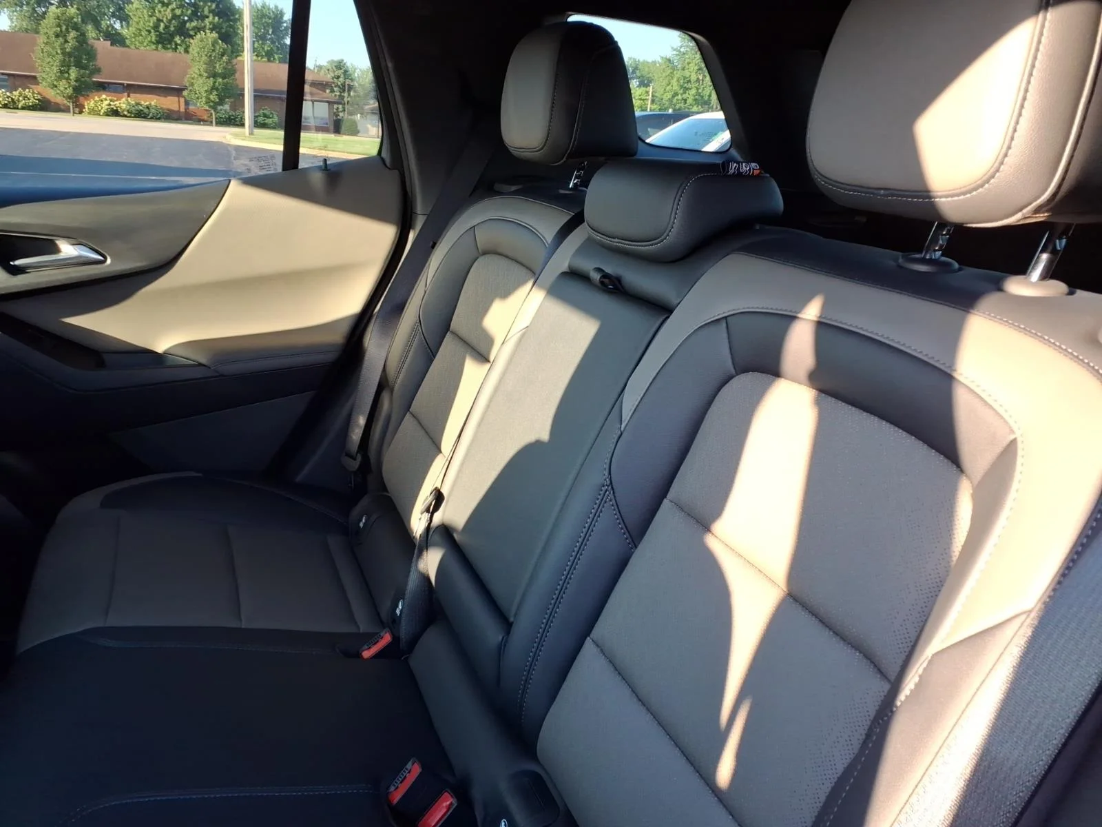 2027 Chevrolet Equinox LT - Photo 11