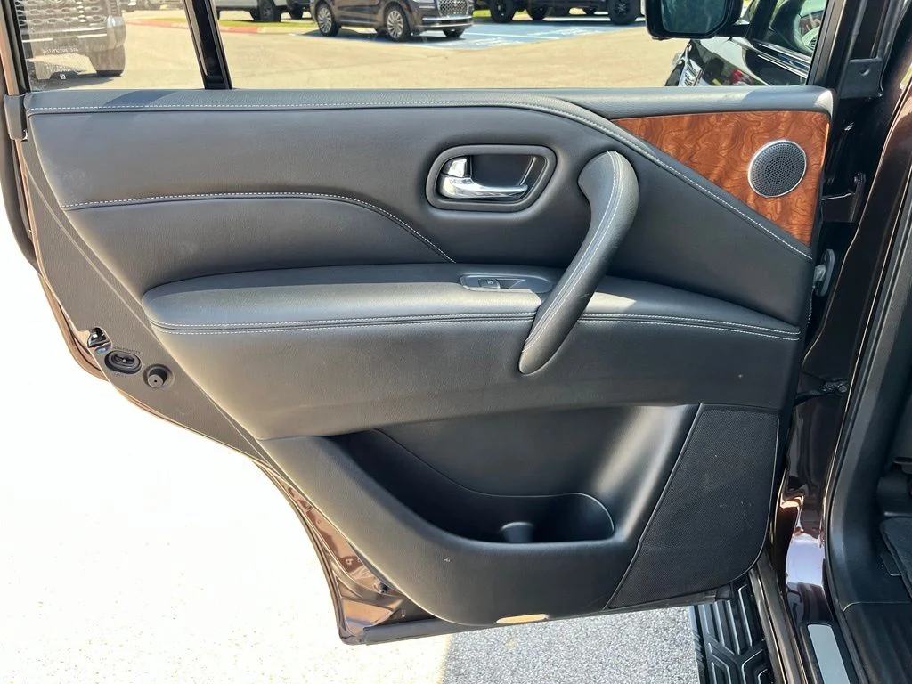Used 2019 Brown INFINITI LUXE image 11