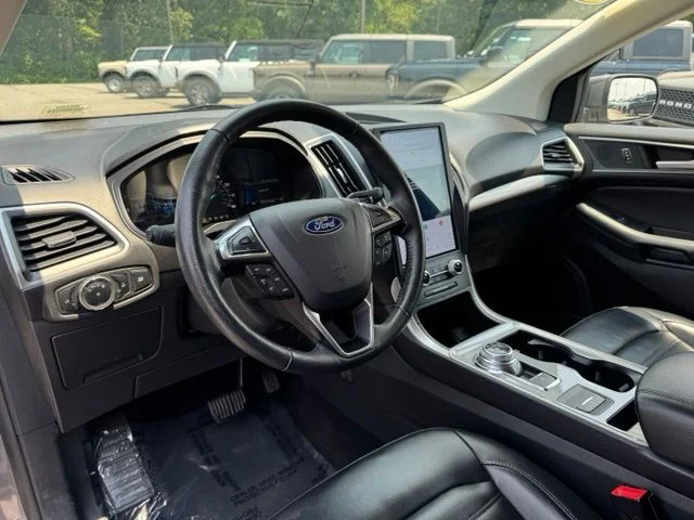 Used 2024 Gray Ford SEL image 24
