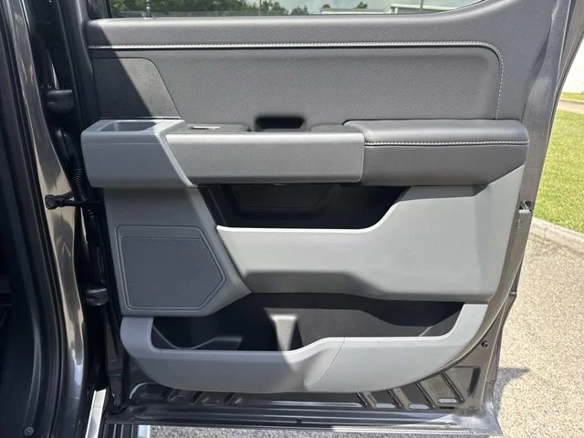 New 2026 Carbonized Gray Metallic Ford XLT image 22