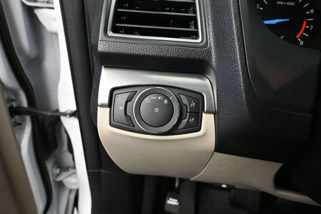 Used 2019 White Ford XLT image 22