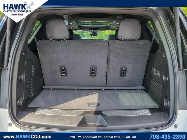 Used 2023 White Chevrolet High Country image 30