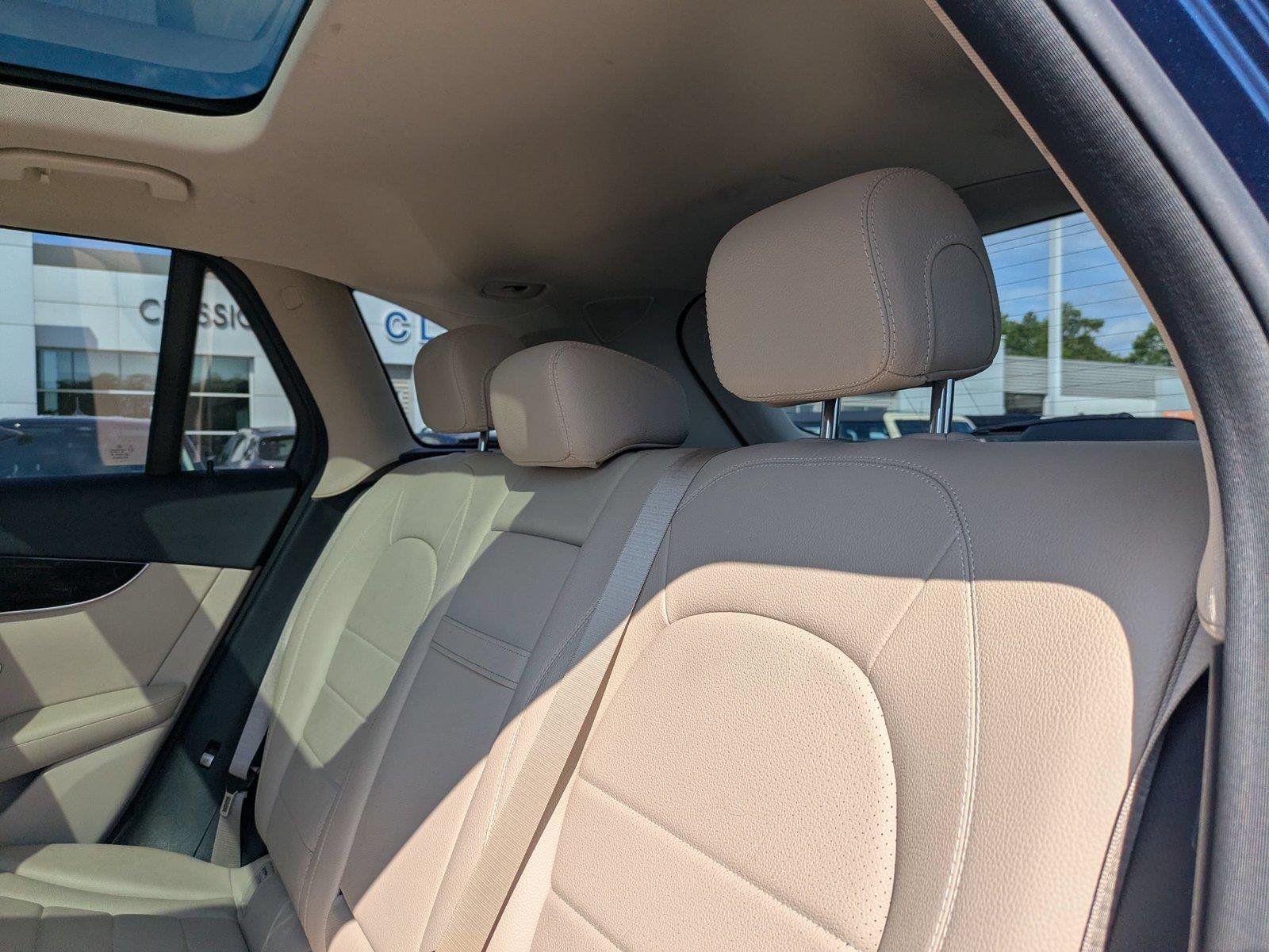 Used 2016 Lunar Blue Metallic Mercedes-Benz GLC 300 image 28