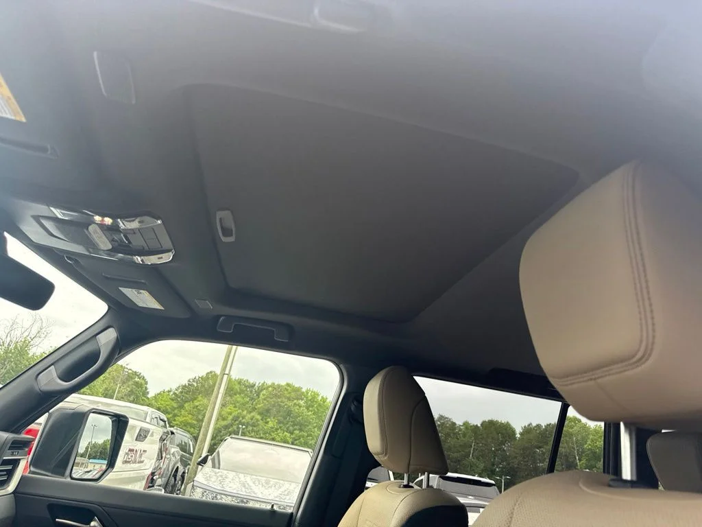 Used 2025 White Lexus 550 Overtrail image 4