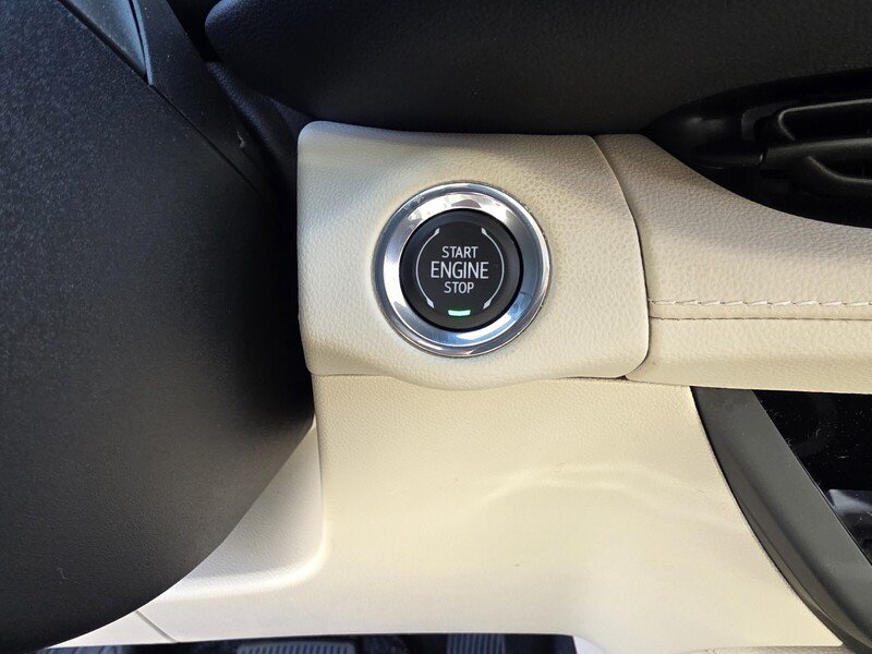 Used 2023 White Frost BUICK AWD 4DR AVENIR image 27