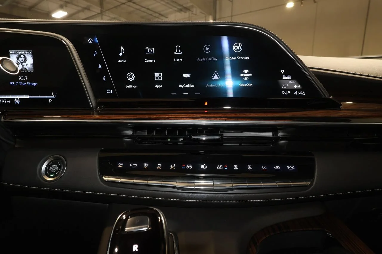 Used 2023 Crystal White Tricoat Cadillac Luxury image 17