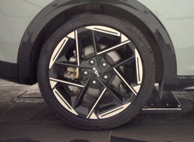 Used 2025 Morning Haze Kia GT-Line image 17