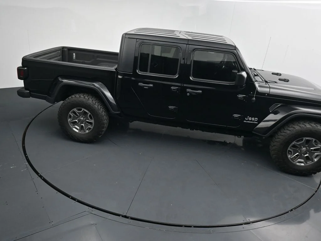 Used 2021 Black Jeep Overland image 17